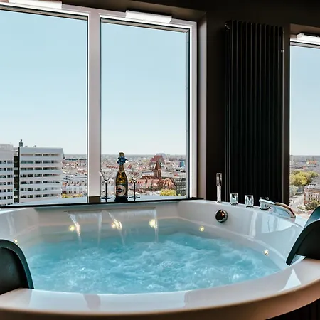 Quorum River Sauna&jacuzzi Or Sauna&terrace Centrum ヴロツワフ